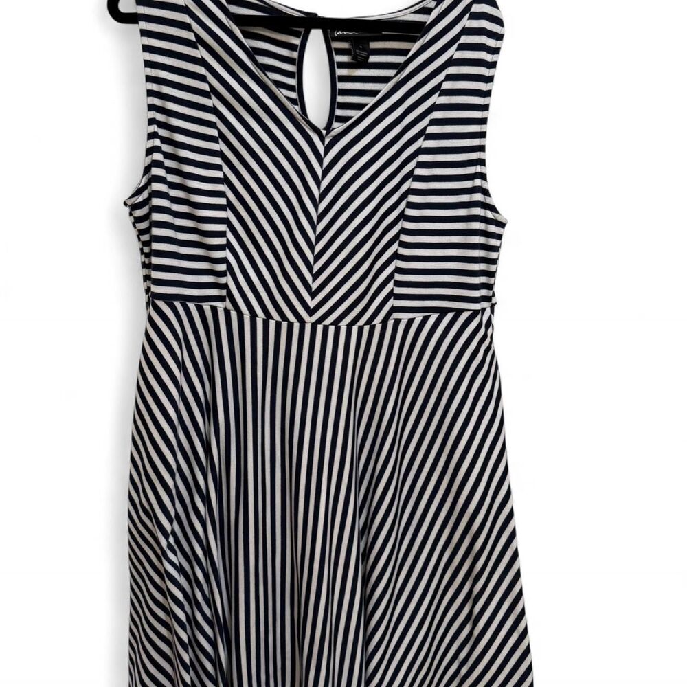Lane Bryant Women's Navy Blue & White Striped Knee Length Dress w/Keyhole Detail